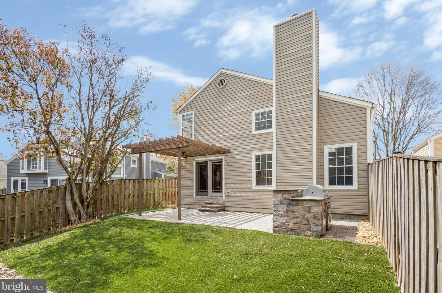 7465 Cross Gate Ln, Alexandria VA 22315-4621 exterior