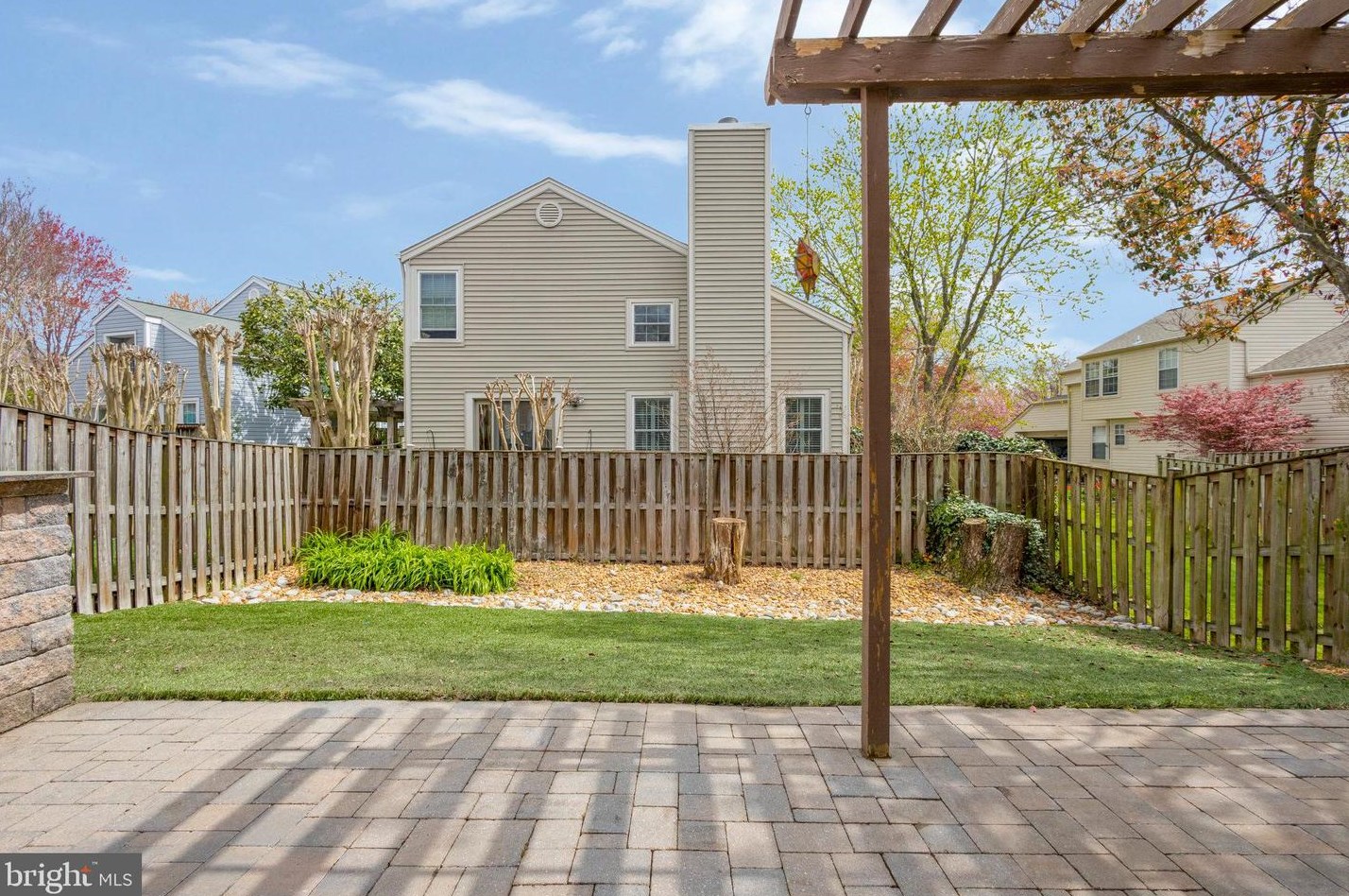 7465 Cross Gate Ln, Alexandria VA 22315-4621 exterior