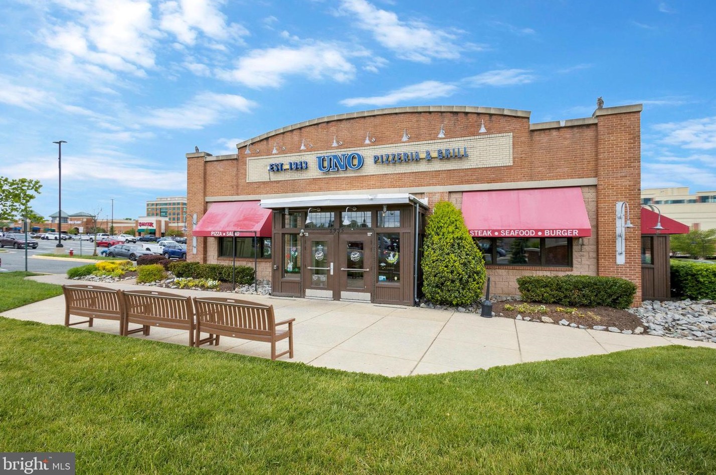 7465 Cross Gate Ln, Alexandria VA 22315-4621 exterior