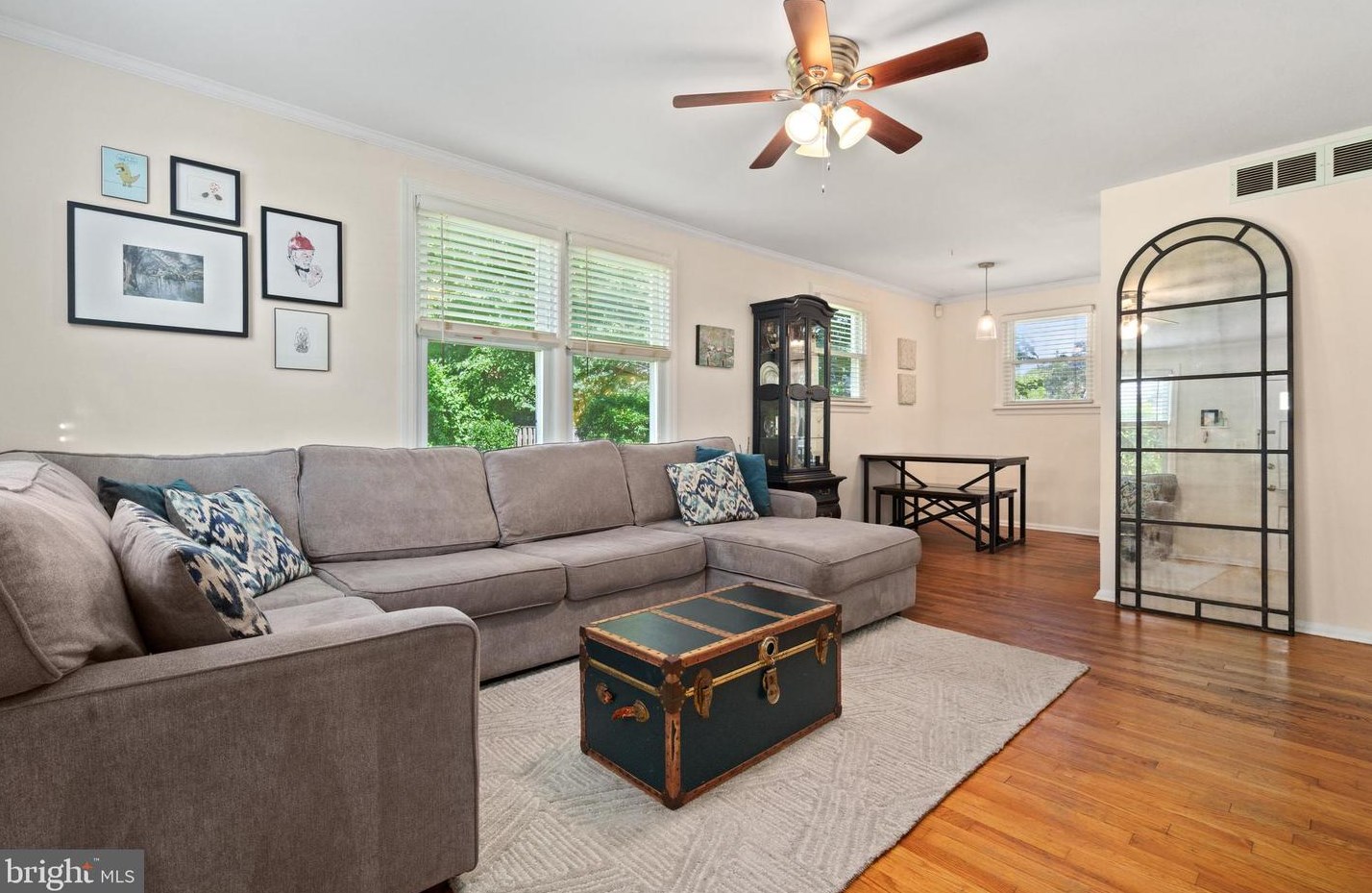 6920 Kenfig Dr, Falls Church VA  22042-3825 exterior