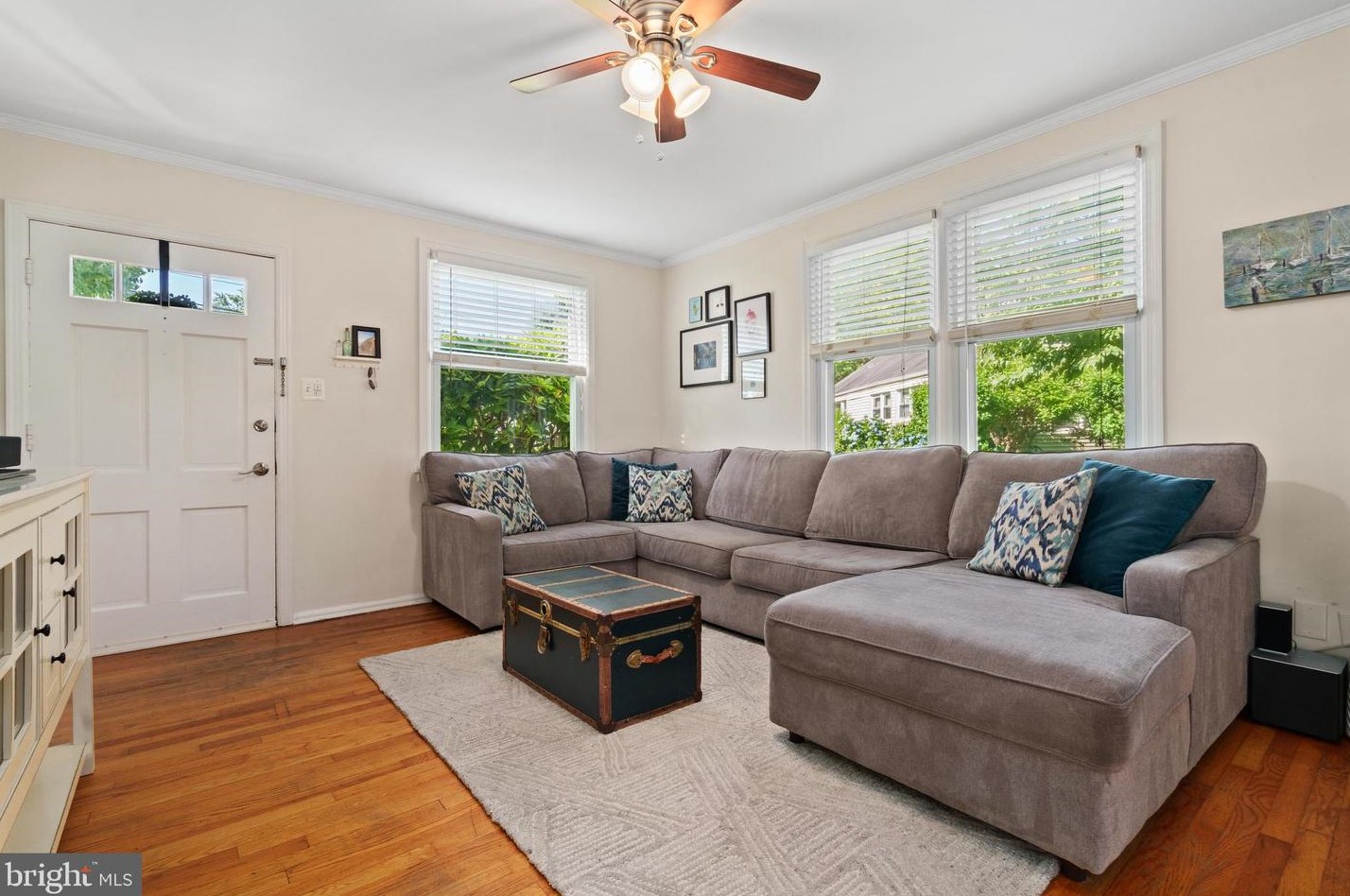 6920 Kenfig Dr, Falls Church VA  22042-3825 exterior