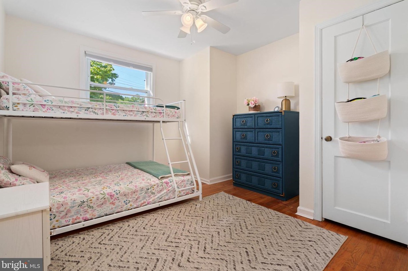 6920 Kenfig Dr, Falls Church VA  22042-3825 exterior