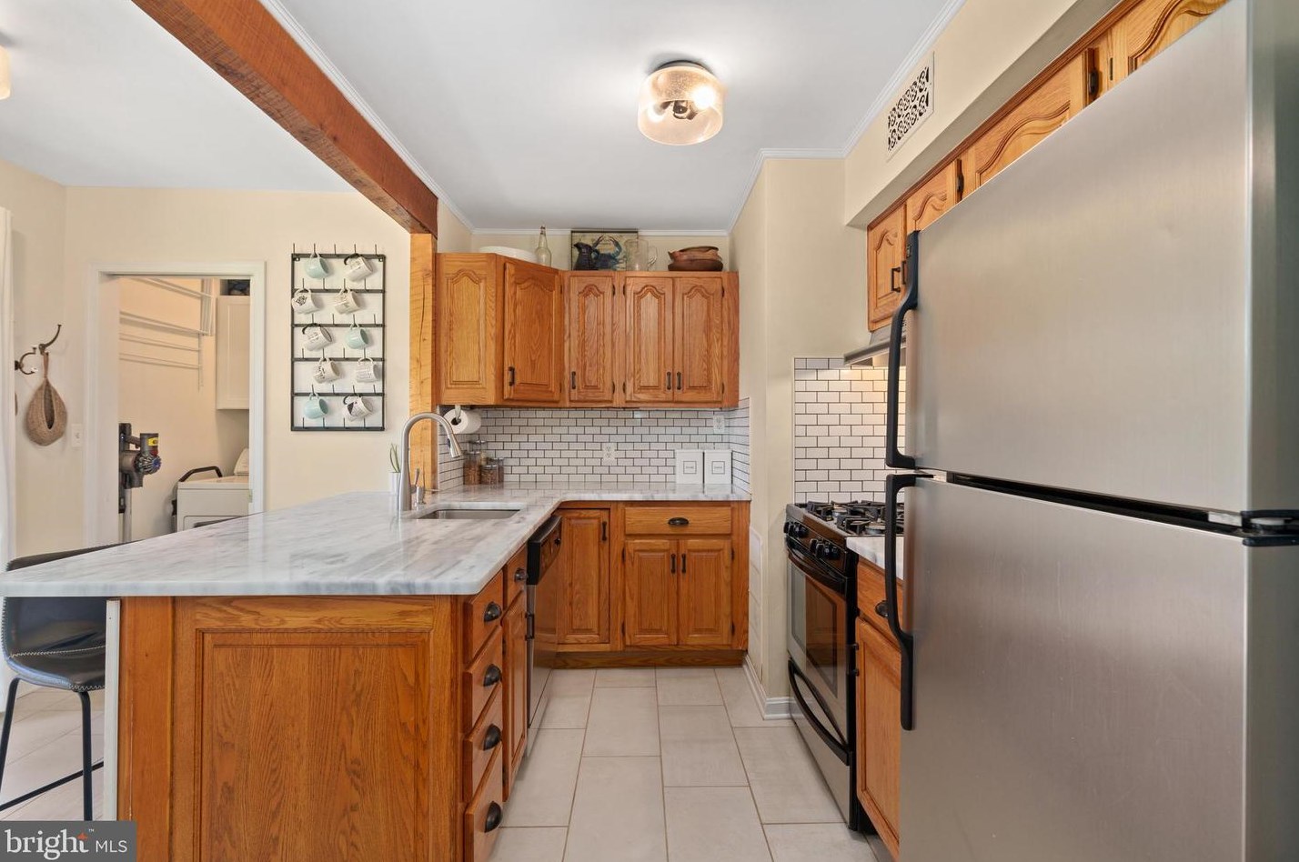 6920 Kenfig Dr, Falls Church VA  22042-3825 exterior