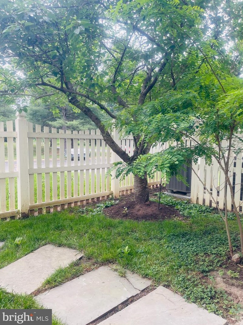 10210 Ashbrooke Ct, Vienna VA 22124-3101 exterior