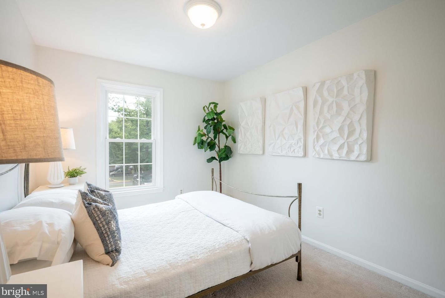 8474 Blue Oak Ct, Springfield VA  22153-3558 exterior