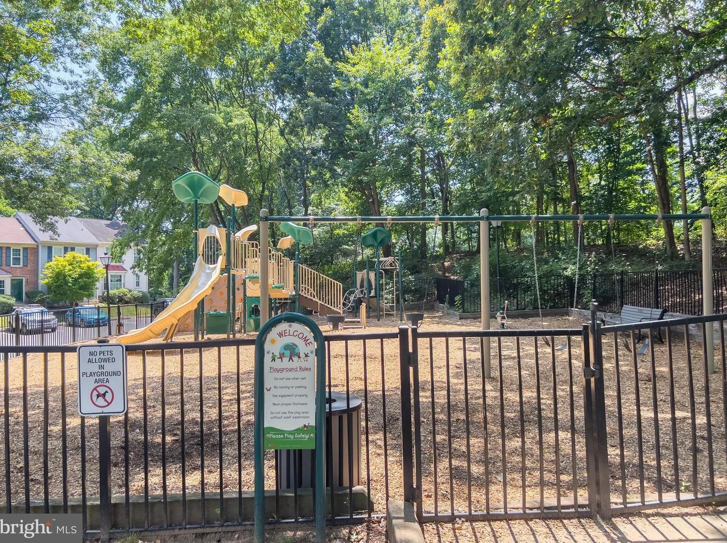 8474 Blue Oak Ct, Springfield VA  22153-3558 exterior