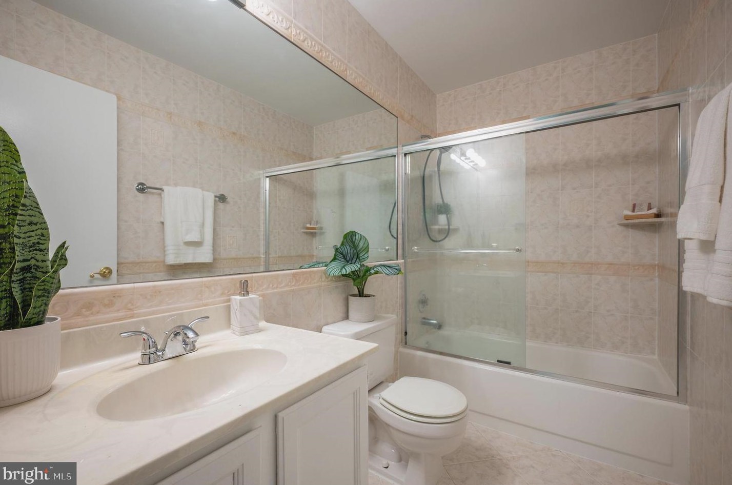 8474 Blue Oak Ct, Springfield VA  22153-3558 exterior