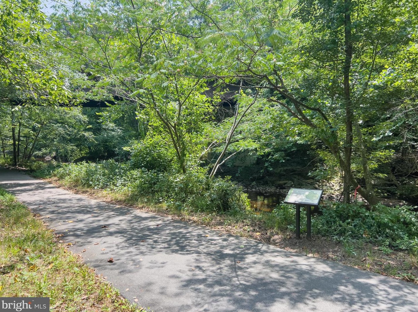 8474 Blue Oak Ct, Springfield VA  22153-3558 exterior