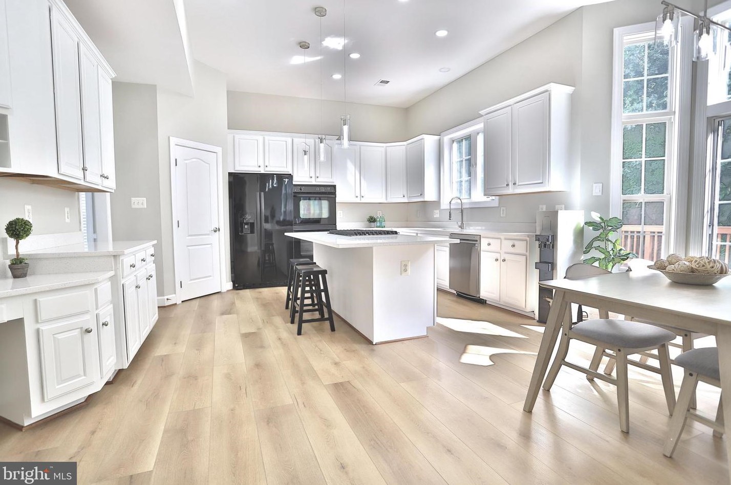 5364 Wharton Park Ct, Centreville VA  20120-2003 exterior