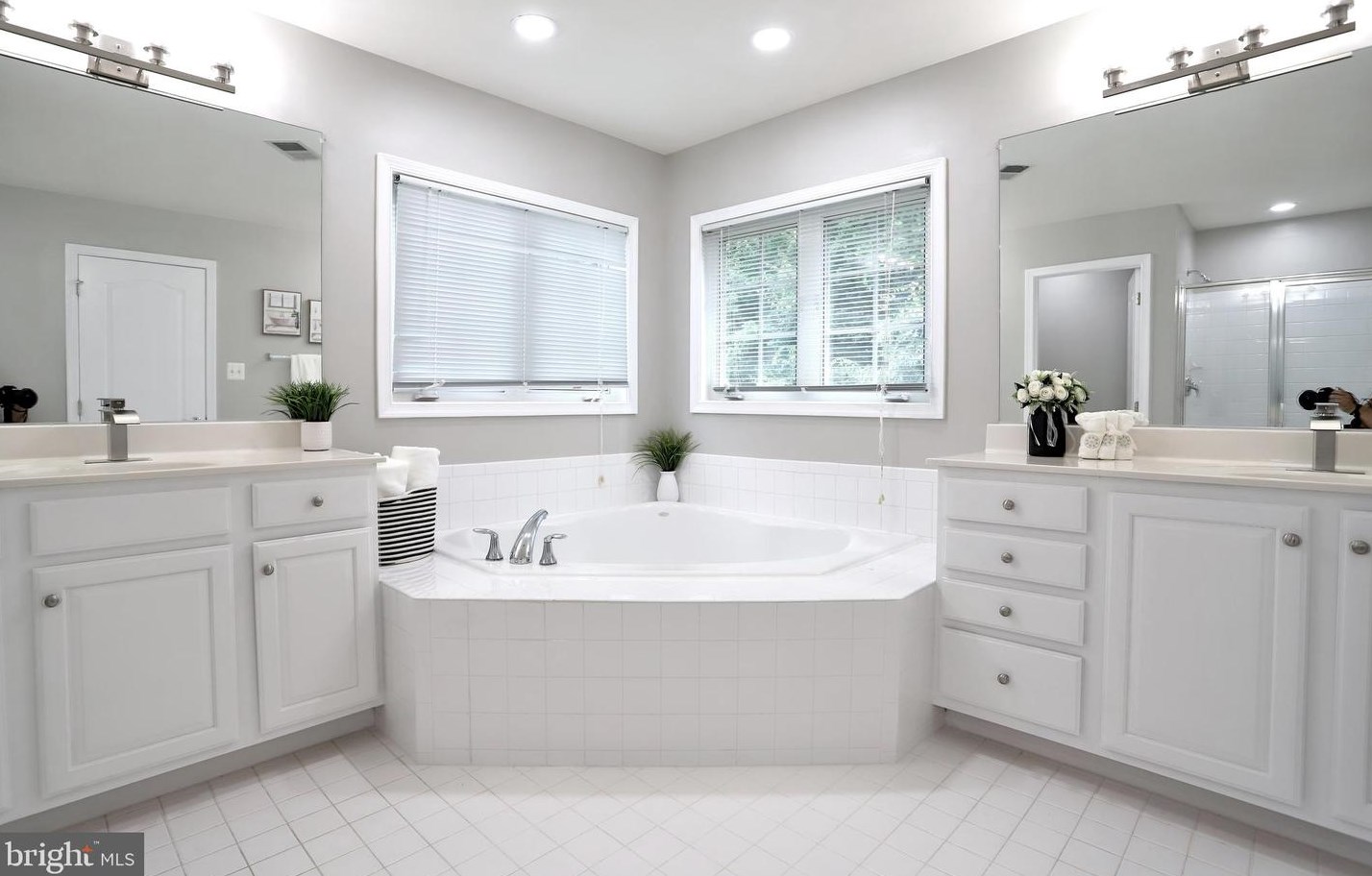 5364 Wharton Park Ct, Centreville VA  20120-2003 exterior