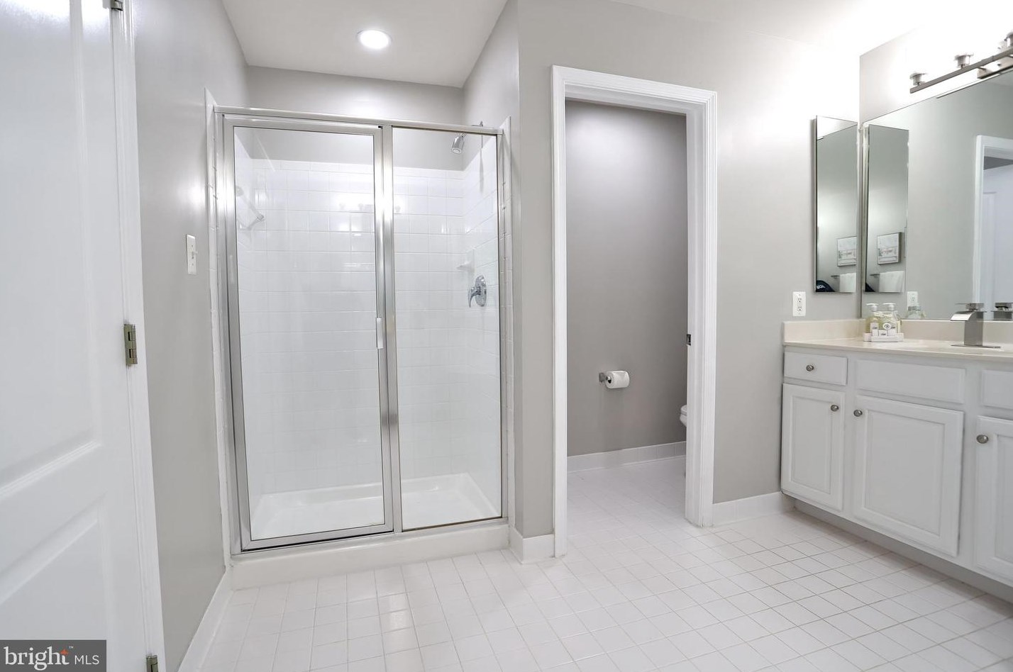 5364 Wharton Park Ct, Centreville VA  20120-2003 exterior