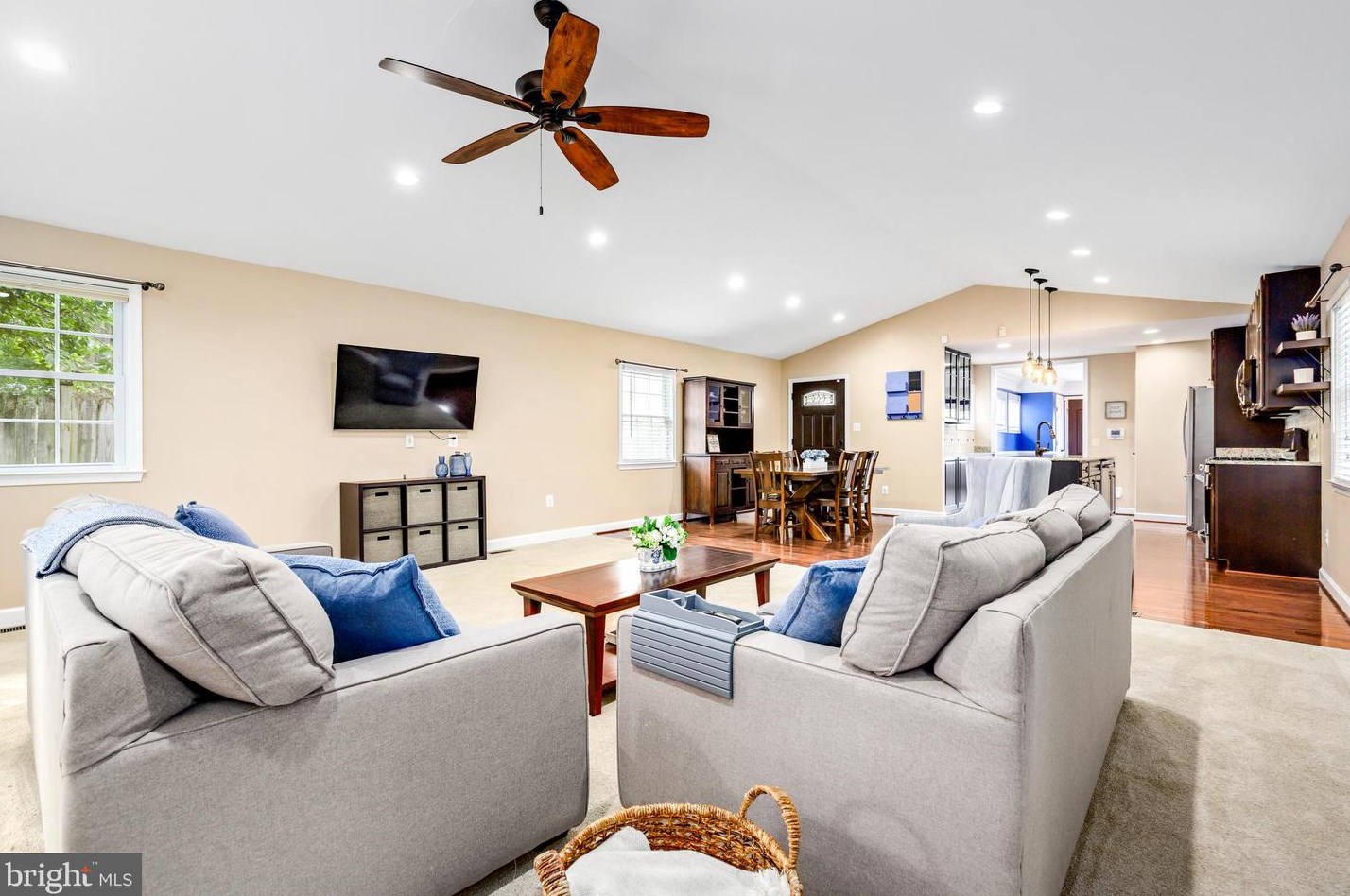 6619 Cavalier Dr, Alexandria VA 22307-1307 exterior