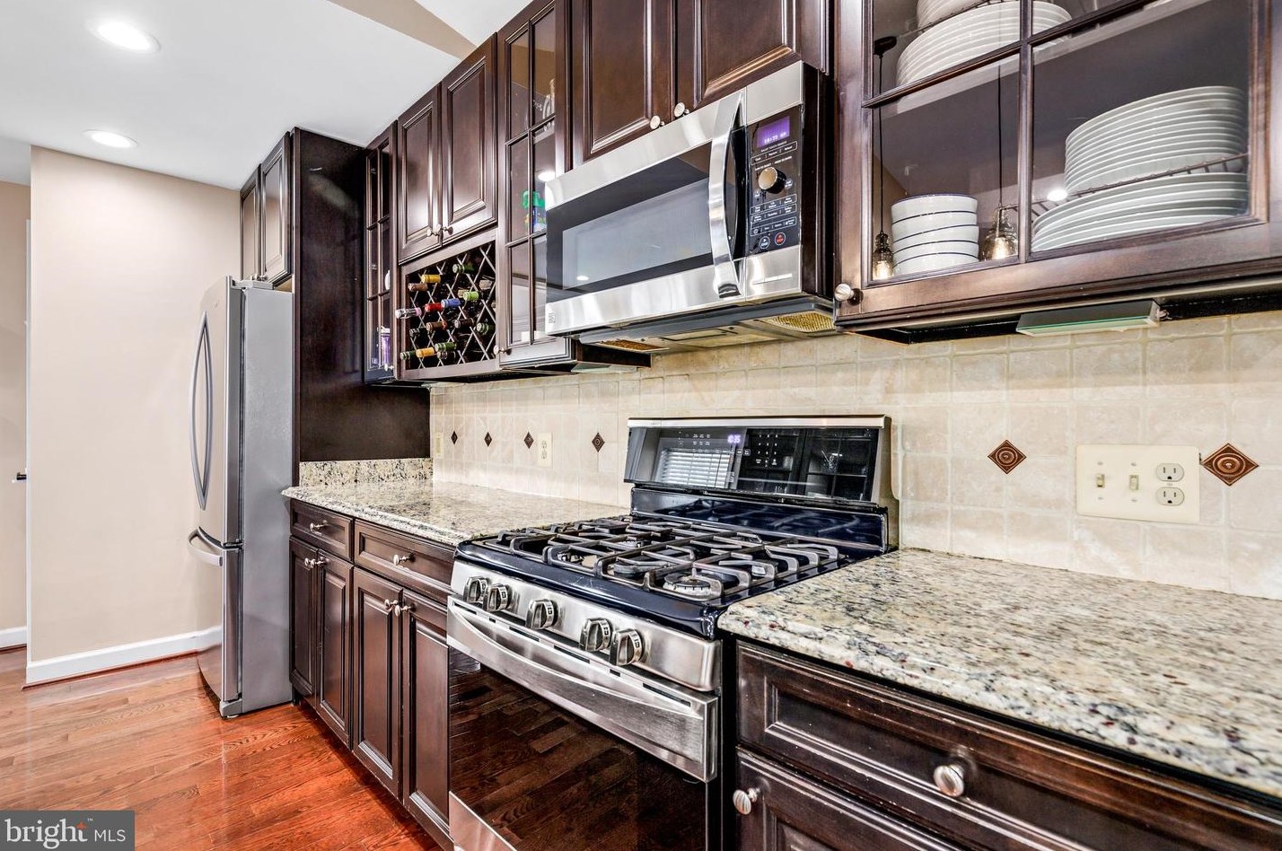 6619 Cavalier Dr, Alexandria VA 22307-1307 exterior