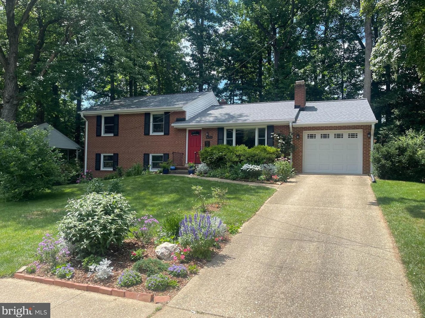 5624 Heming Ave, Springfield VA  22151-2708 exterior