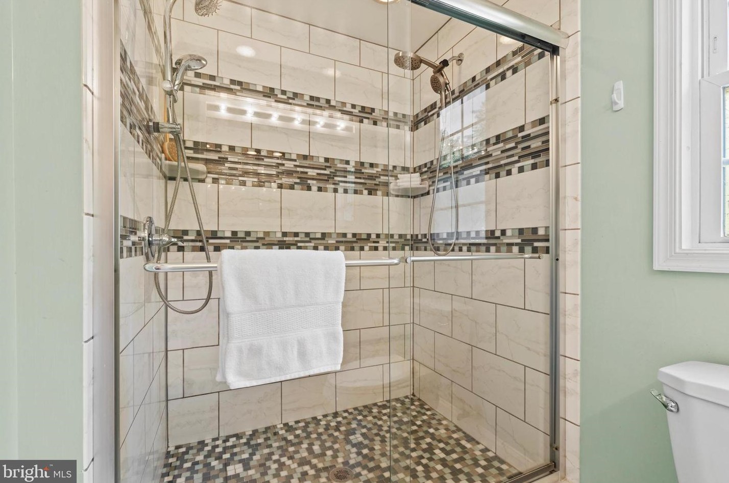 8201 Martha St, Alexandria VA  22309-3721 exterior