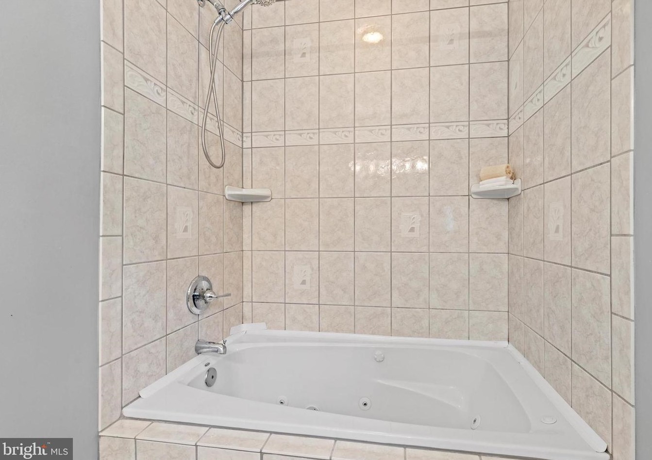 8201 Martha St, Alexandria VA  22309-3721 exterior