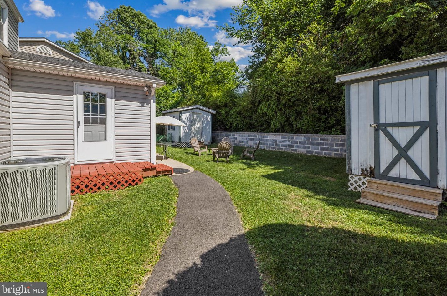 2506 Fairhaven Ave, Alexandria VA 22303-2305 exterior