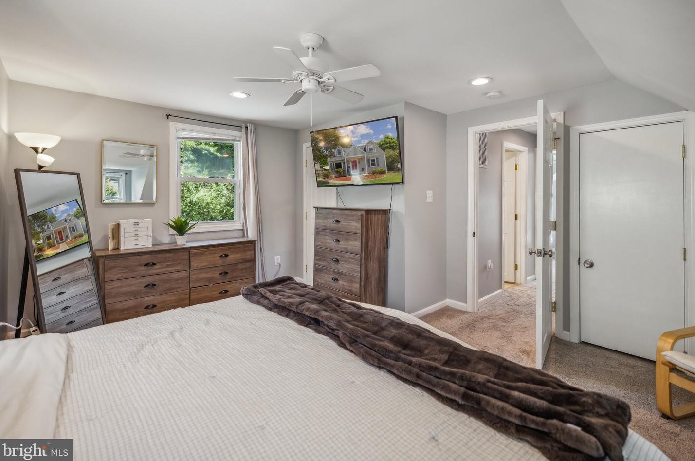 2506 Fairhaven Ave, Alexandria VA 22303-2305 exterior