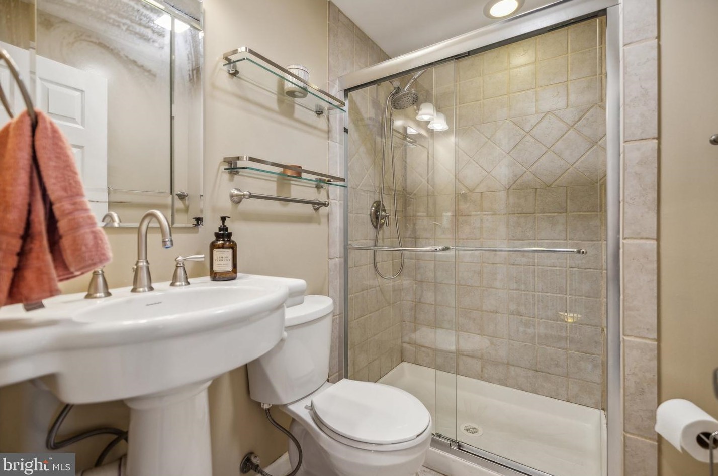 2506 Fairhaven Ave, Alexandria VA 22303-2305 exterior