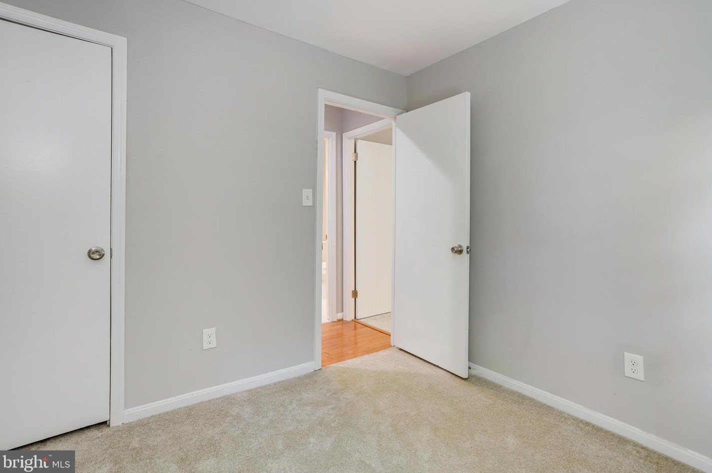 7919 Treeside Ct, Springfield VA  22152-3441 exterior
