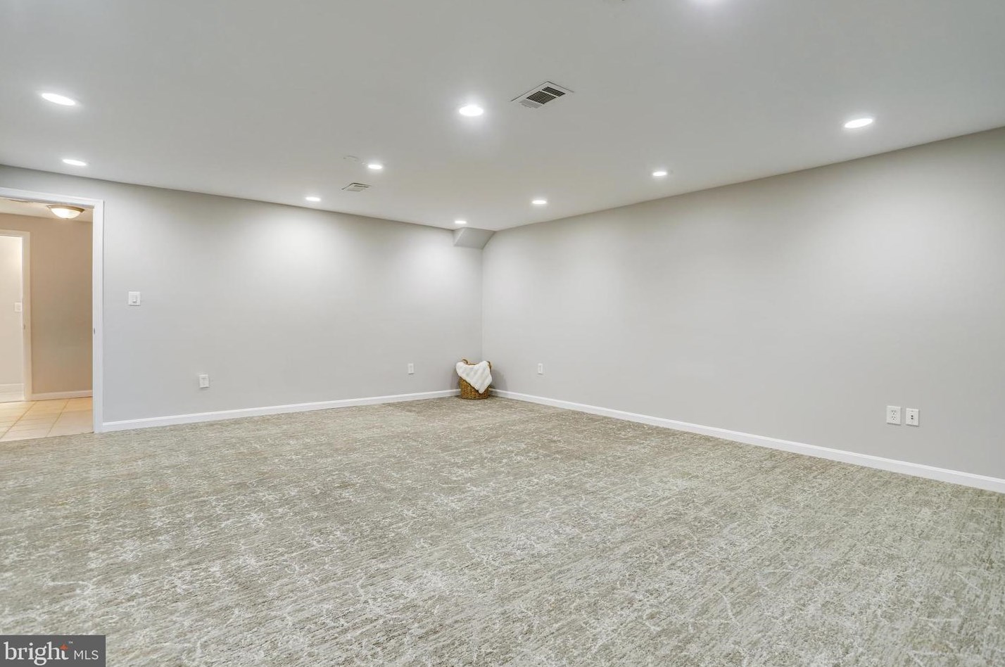 7919 Treeside Ct, Springfield VA  22152-3441 exterior