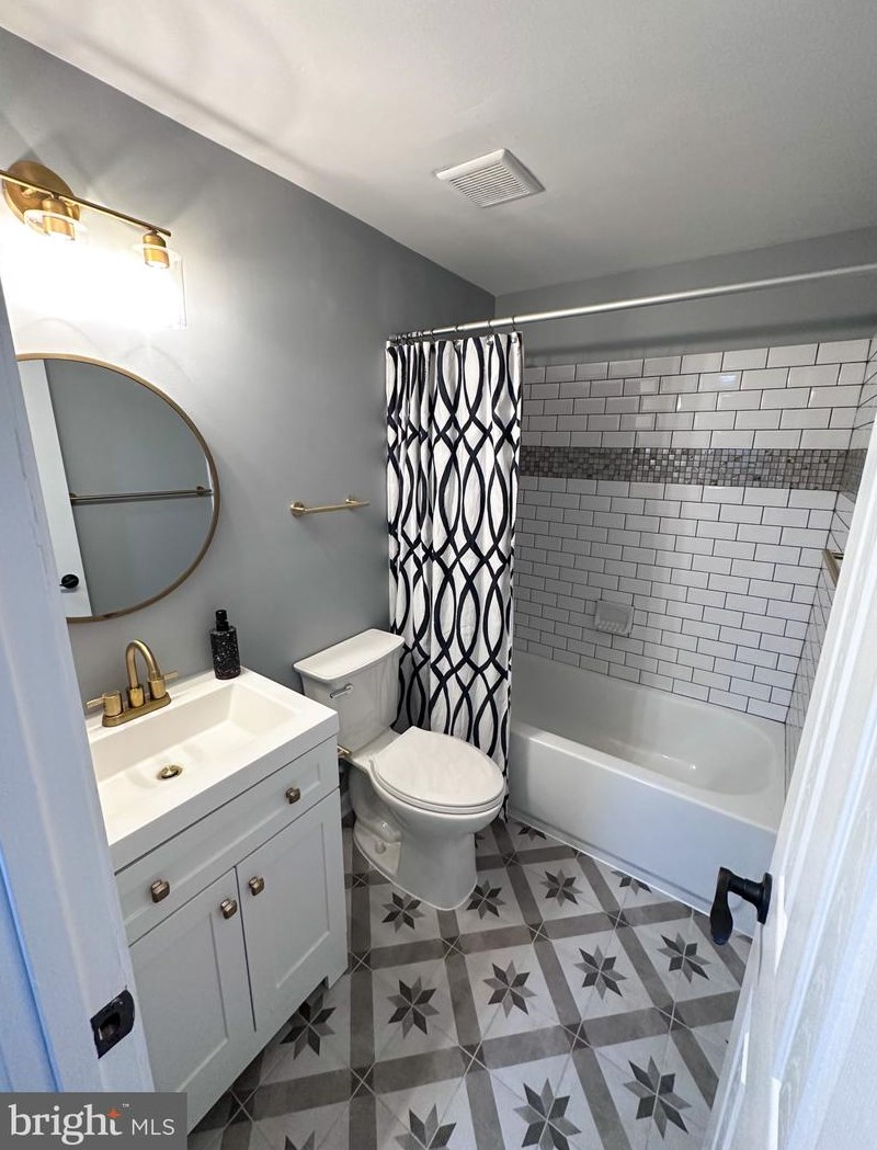 6507 Koziara Dr, Springfield VA  22015-4128 exterior