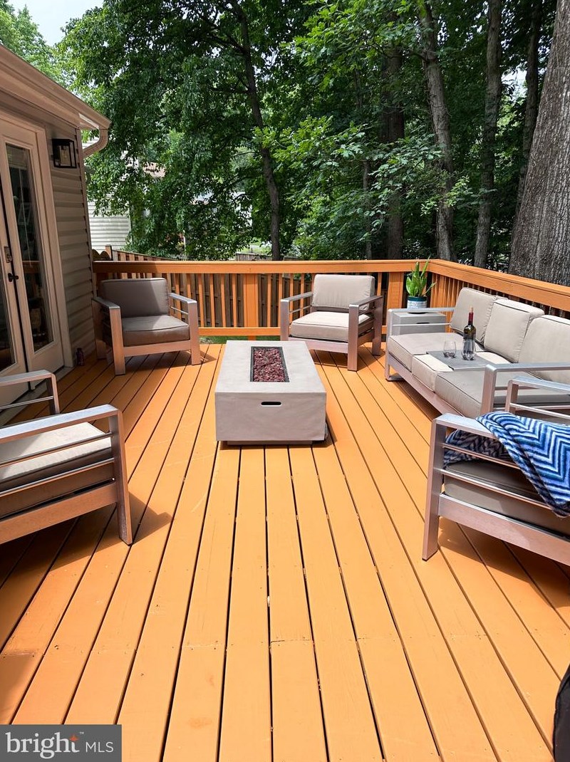 6507 Koziara Dr, Springfield VA  22015-4128 exterior