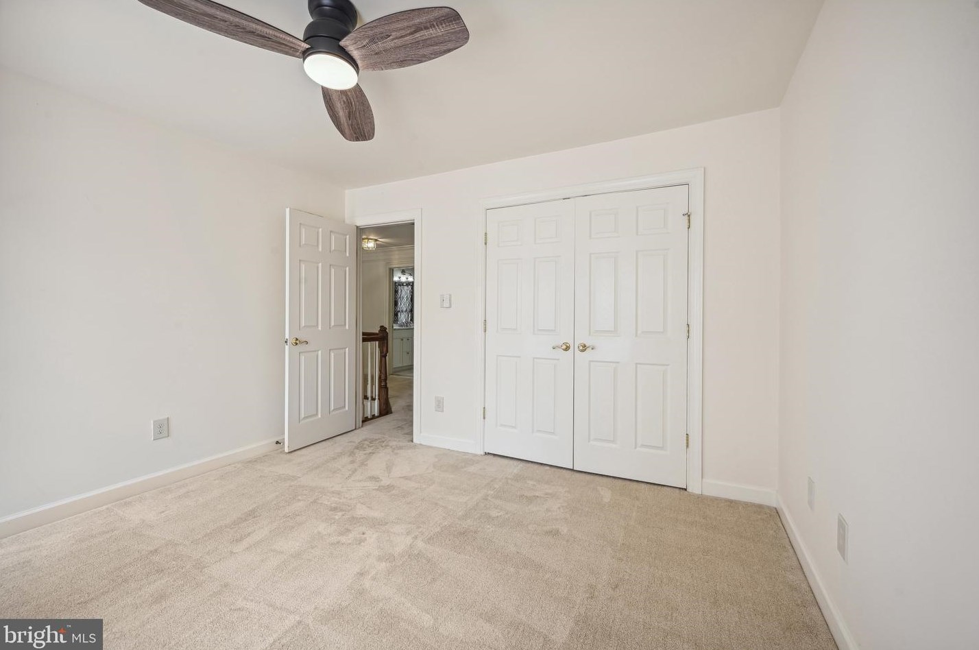 5800 Magnolia Ln, Falls Church VA  22041-1661 exterior