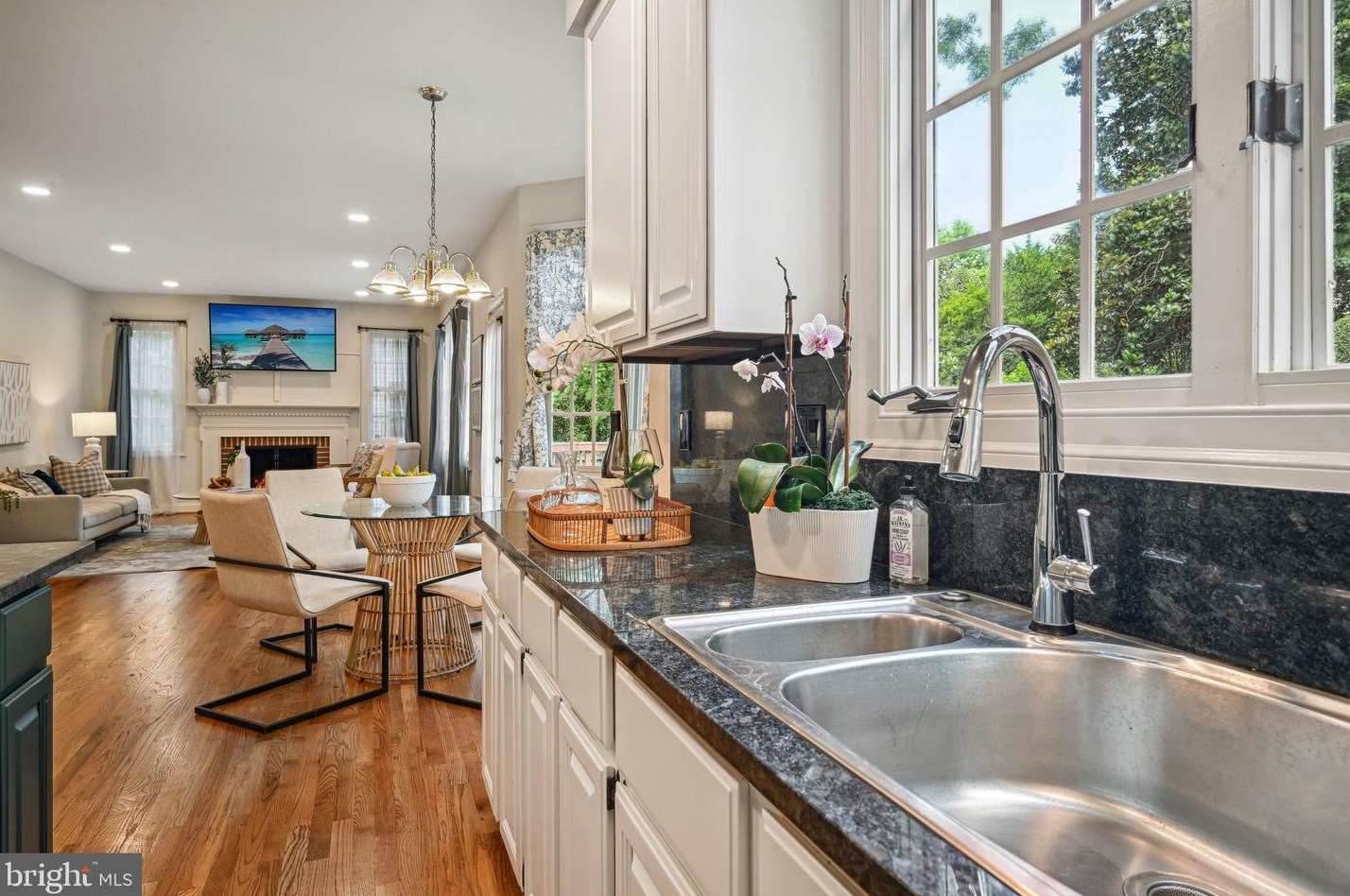 5800 Magnolia Ln, Falls Church VA  22041-1661 exterior