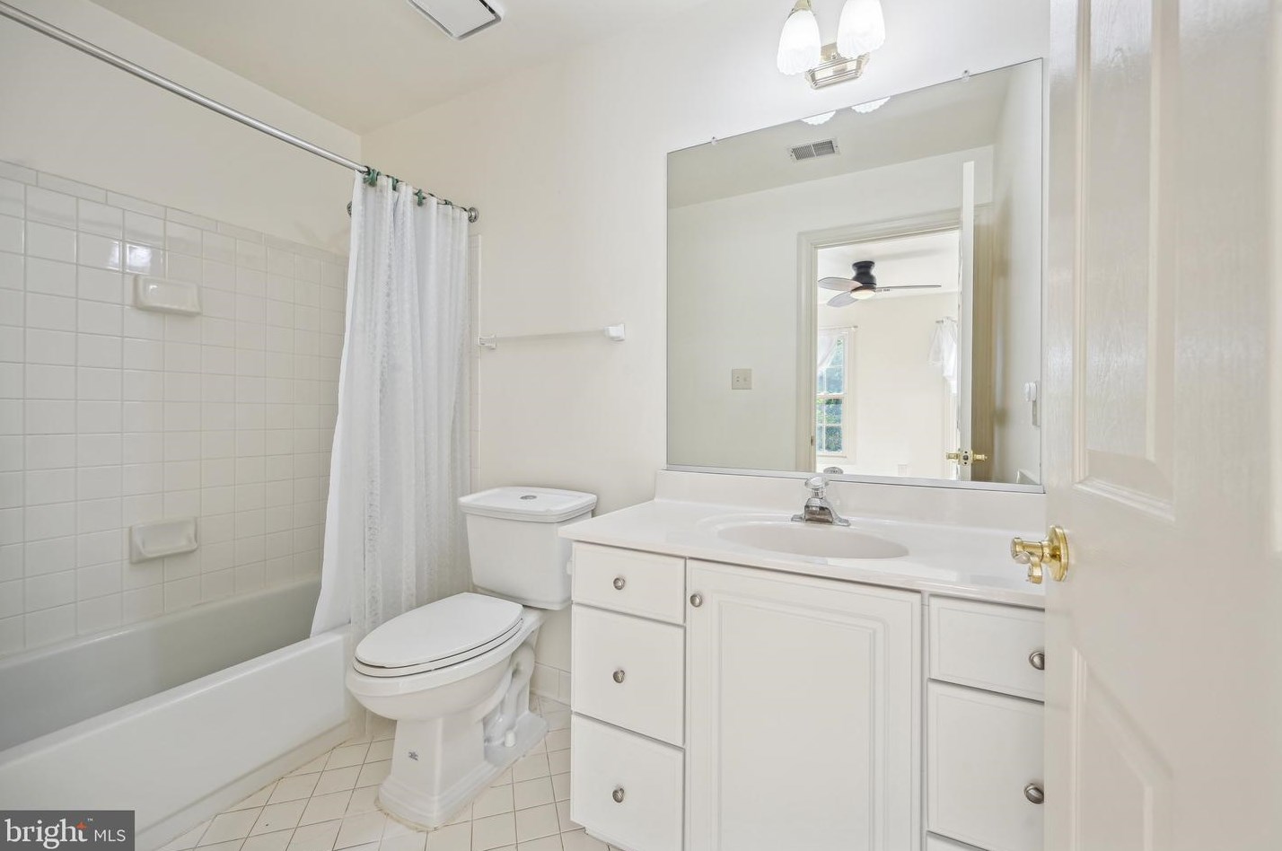 5800 Magnolia Ln, Falls Church VA  22041-1661 exterior