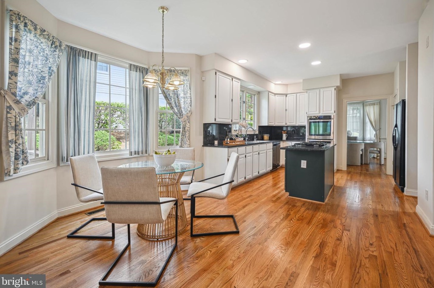 5800 Magnolia Ln, Falls Church VA  22041-1661 exterior