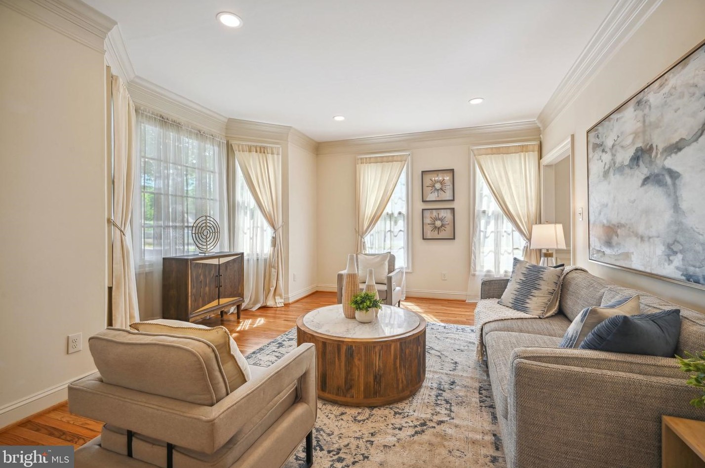 5800 Magnolia Ln, Falls Church VA  22041-1661 exterior