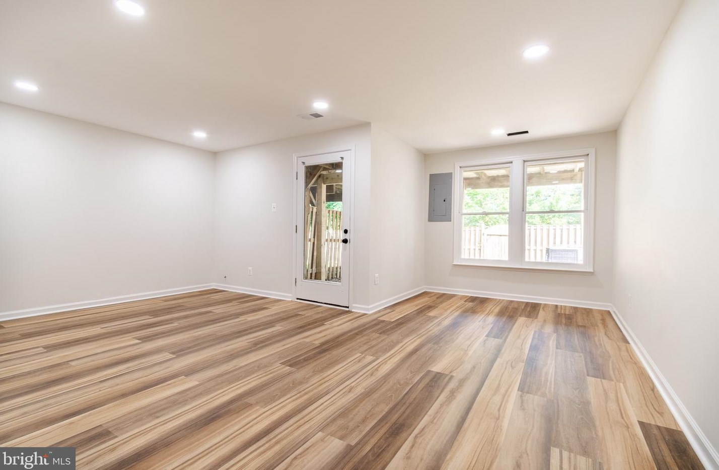 13825 Wakley Ct, Centreville VA  20121-3075 exterior