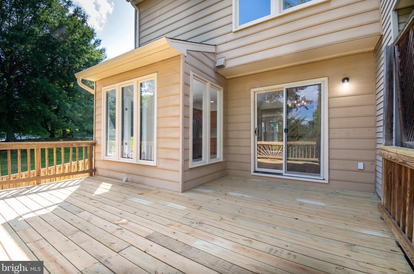 13825 Wakley Ct, Centreville VA  20121-3075 exterior