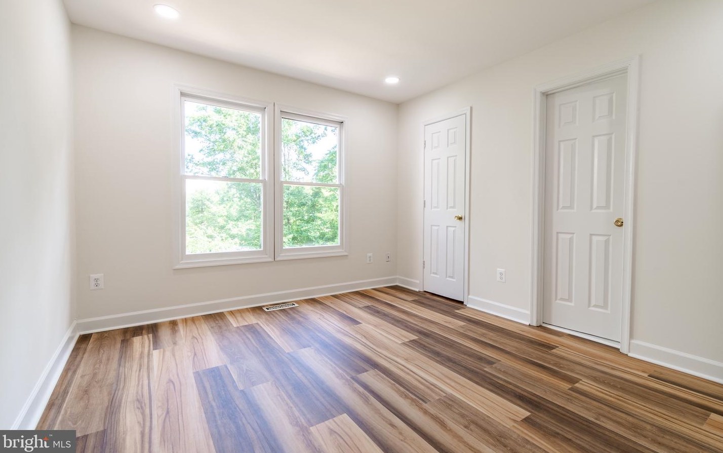 13825 Wakley Ct, Centreville VA  20121-3075 exterior