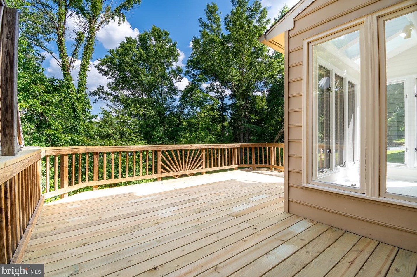 13825 Wakley Ct, Centreville VA  20121-3075 exterior