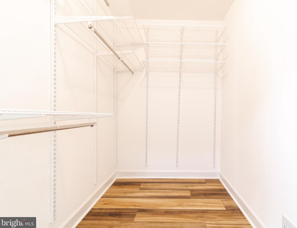 13825 Wakley Ct, Centreville VA  20121-3075 exterior