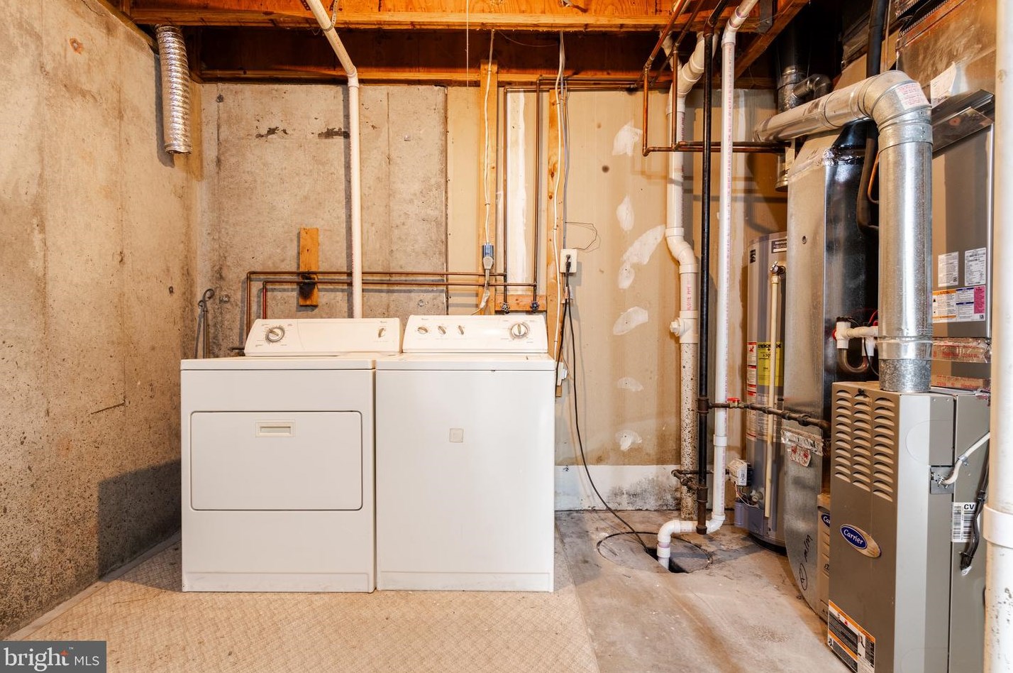 13825 Wakley Ct, Centreville VA  20121-3075 exterior