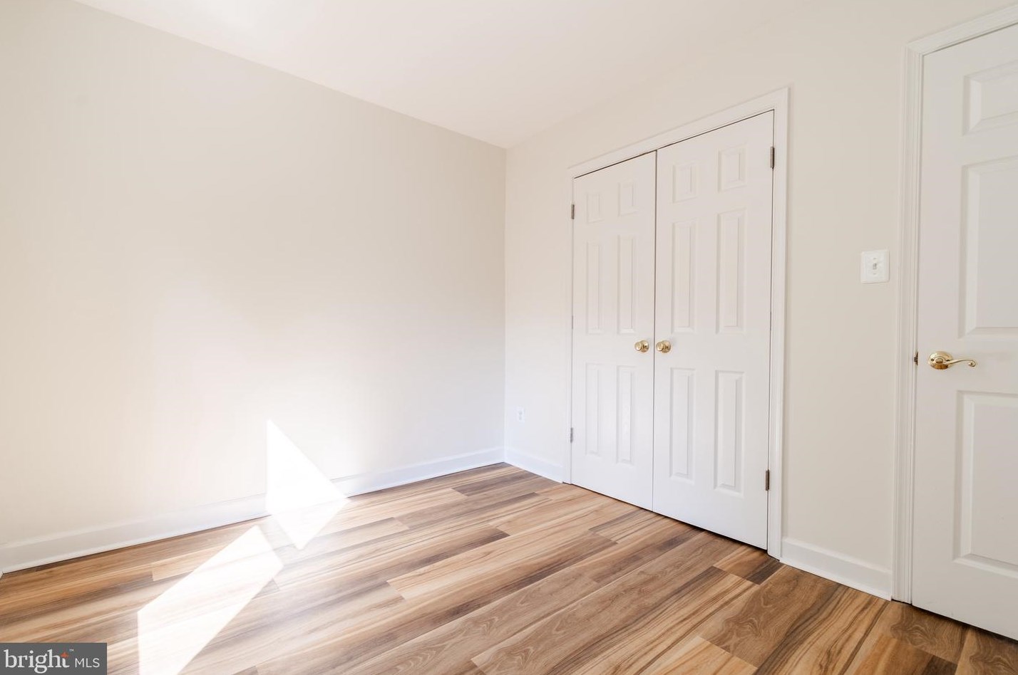 13825 Wakley Ct, Centreville VA  20121-3075 exterior