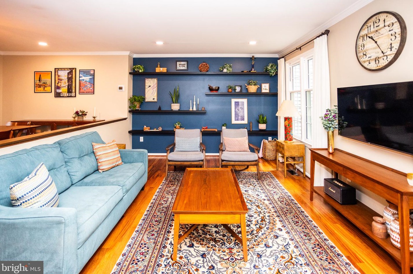 2823 Kelly Sq, Vienna VA  22181-6143 exterior