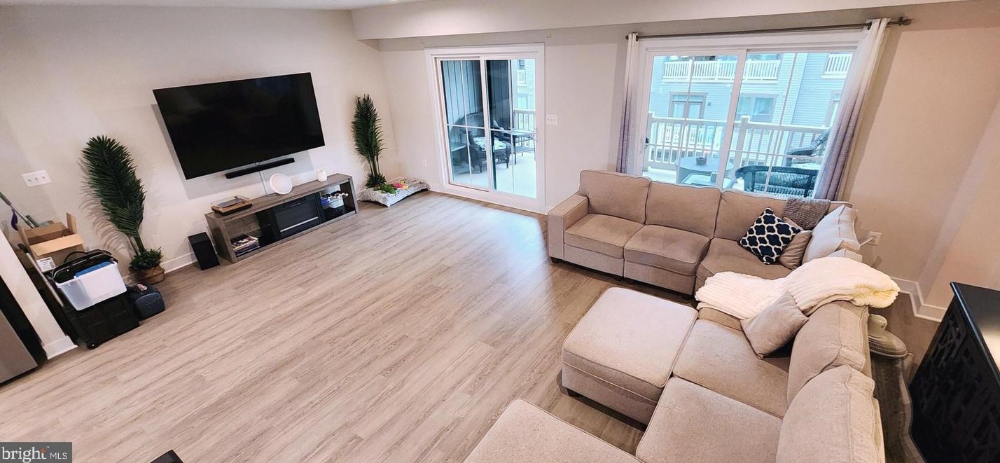 14077 Sunrise Vly Dr, Herndon VA 20191-3301 exterior