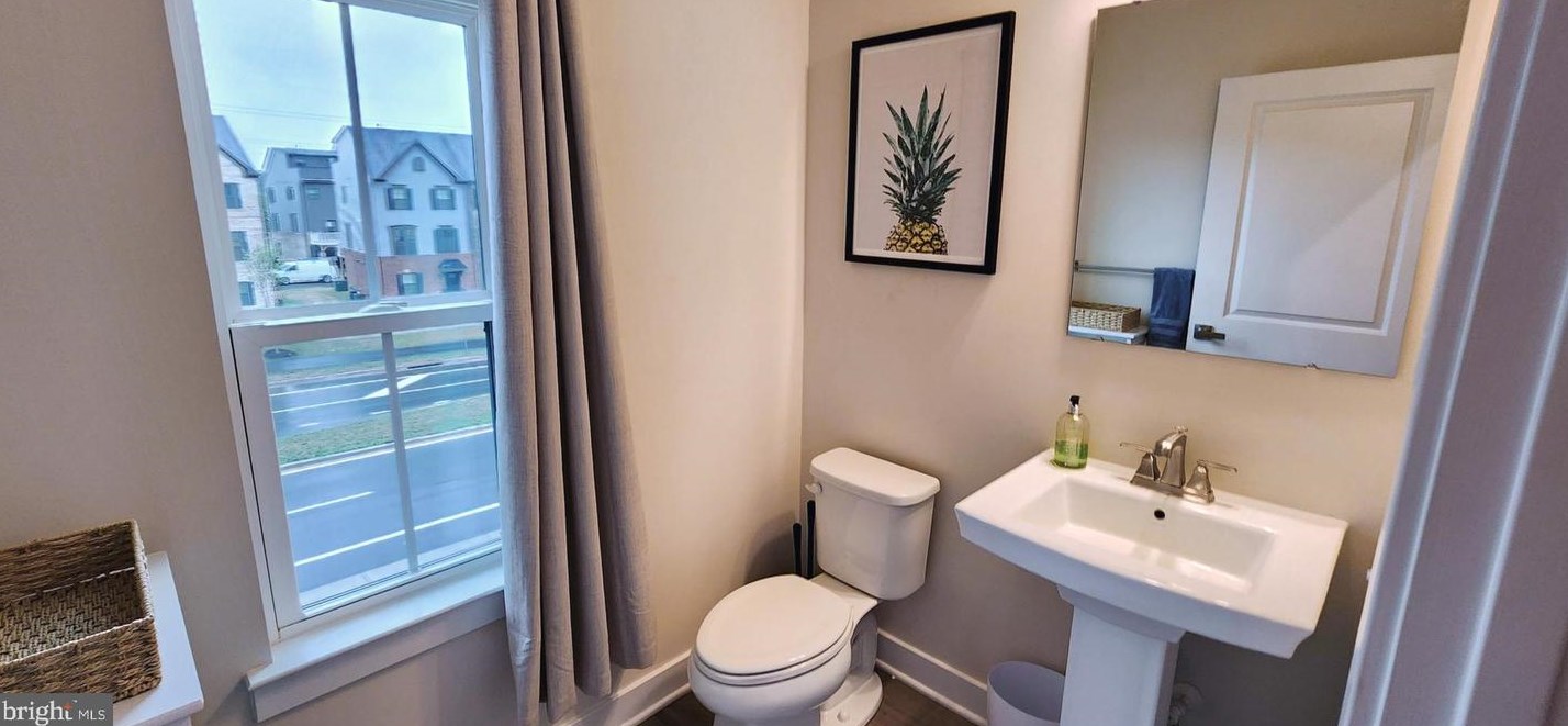 14077 Sunrise Vly Dr, Herndon VA 20191-3301 exterior