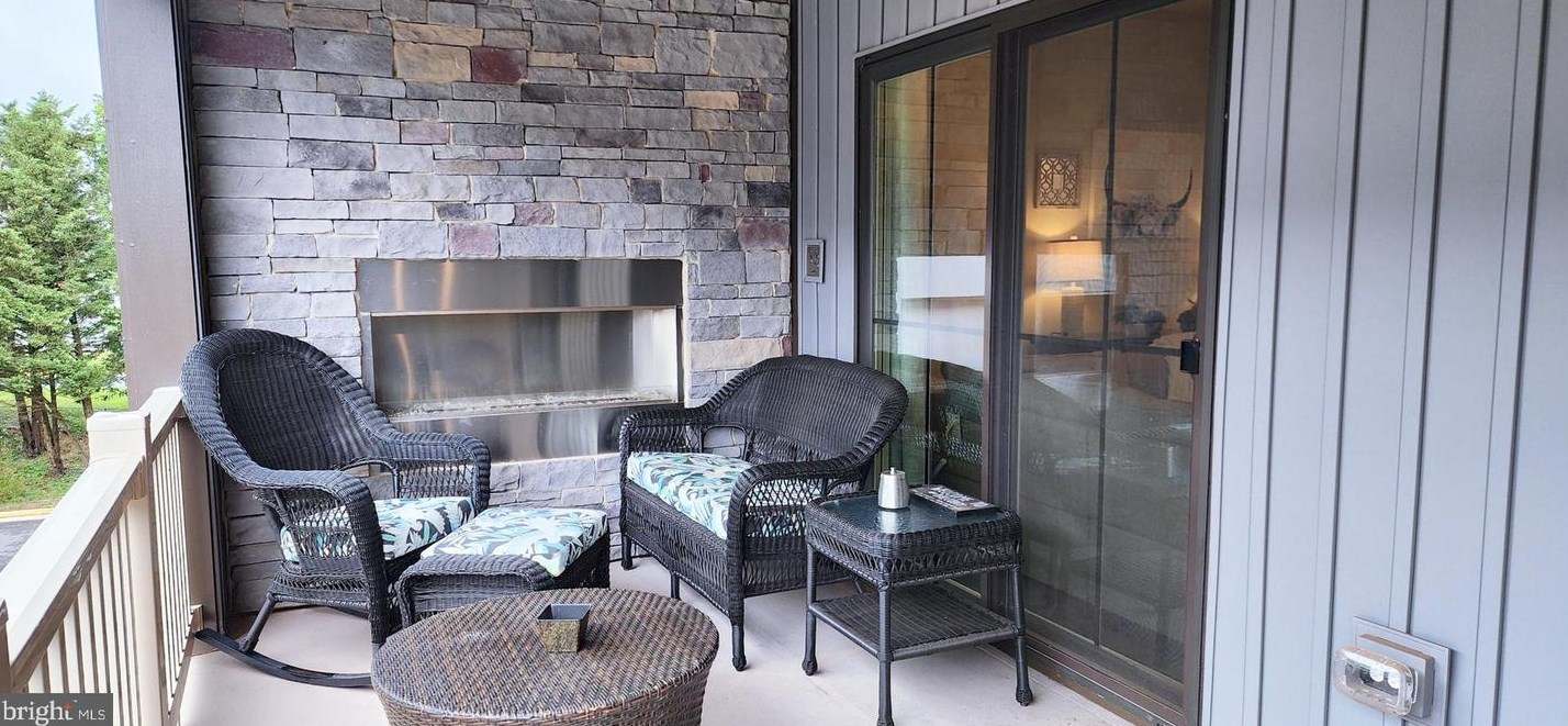 14077 Sunrise Vly Dr, Herndon VA 20191-3301 exterior