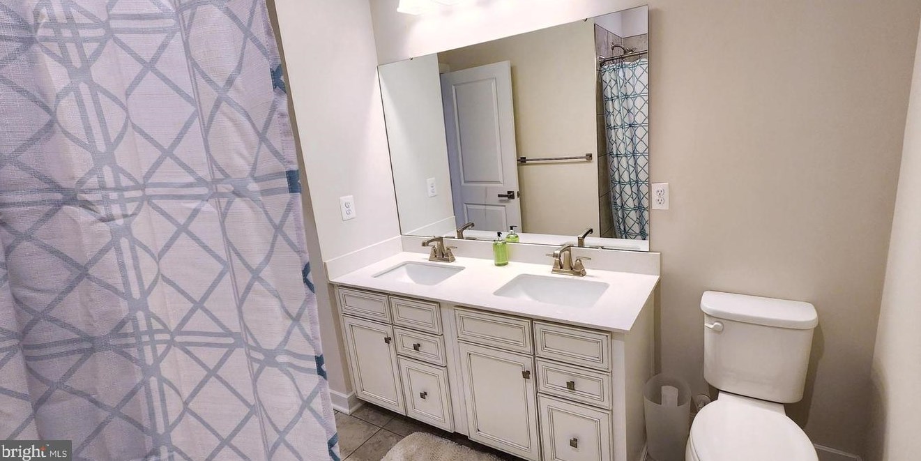 14077 Sunrise Vly Dr, Herndon VA 20191-3301 exterior