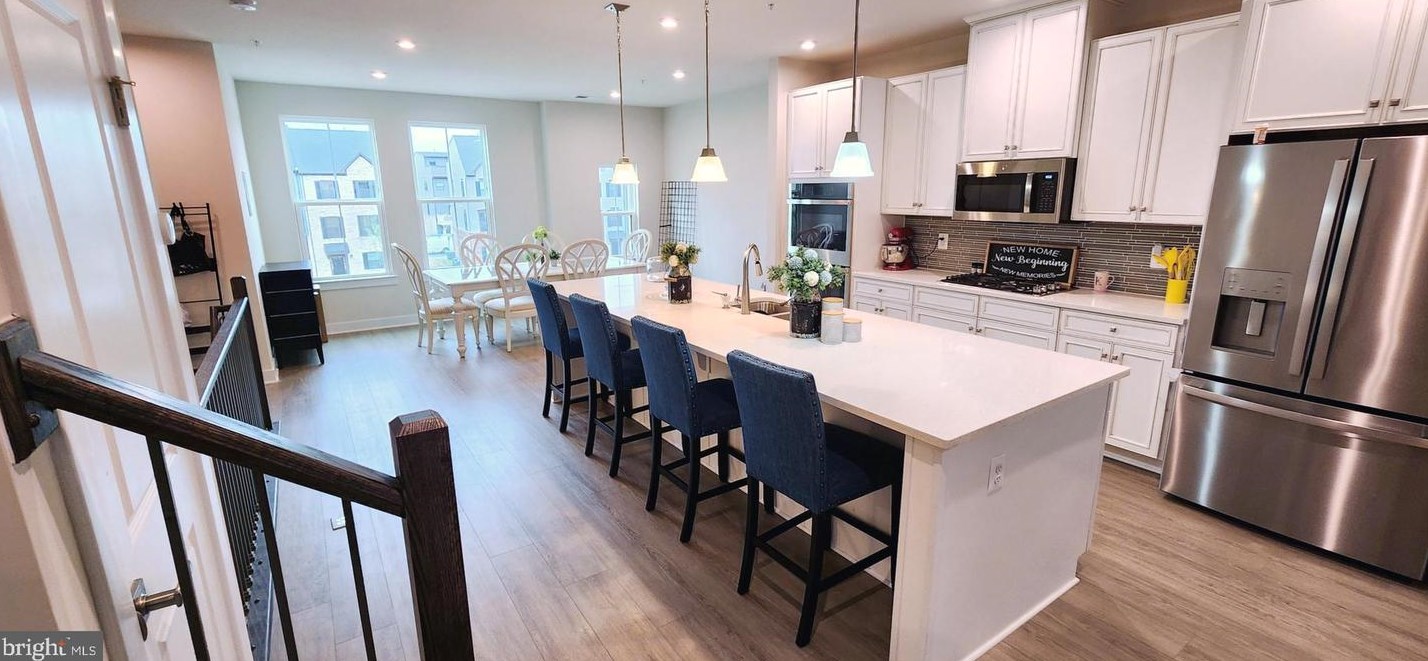 14077 Sunrise Vly Dr, Herndon VA 20191-3301 exterior