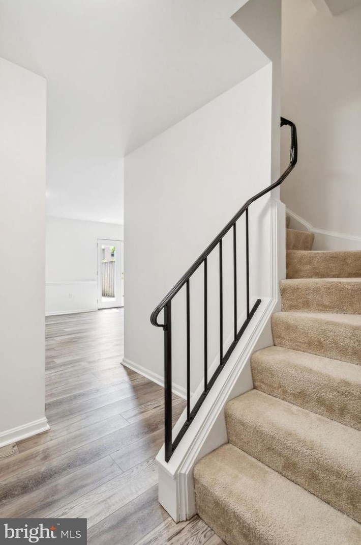 8210 Clifton Farm Ct, Alexandria VA  22306-3260 exterior