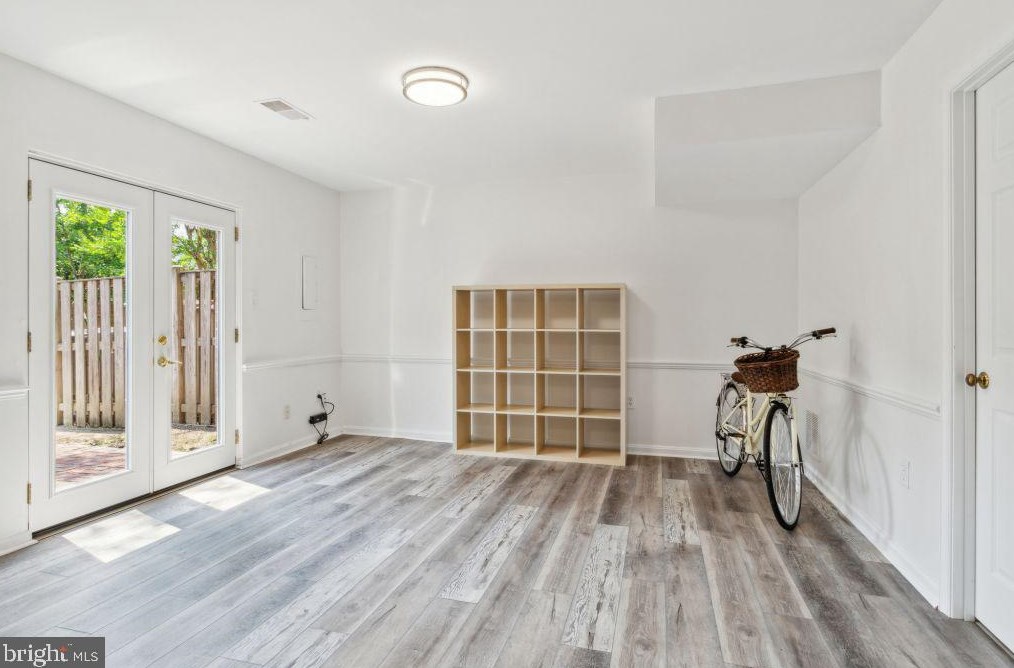 8210 Clifton Farm Ct, Alexandria VA  22306-3260 exterior