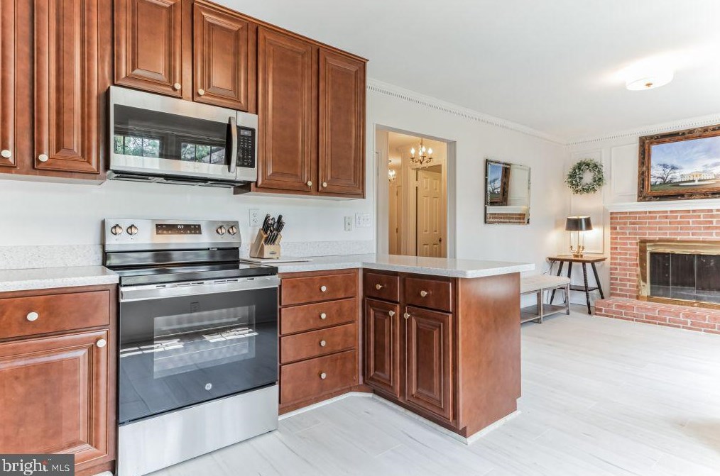 8210 Clifton Farm Ct, Alexandria VA  22306-3260 exterior