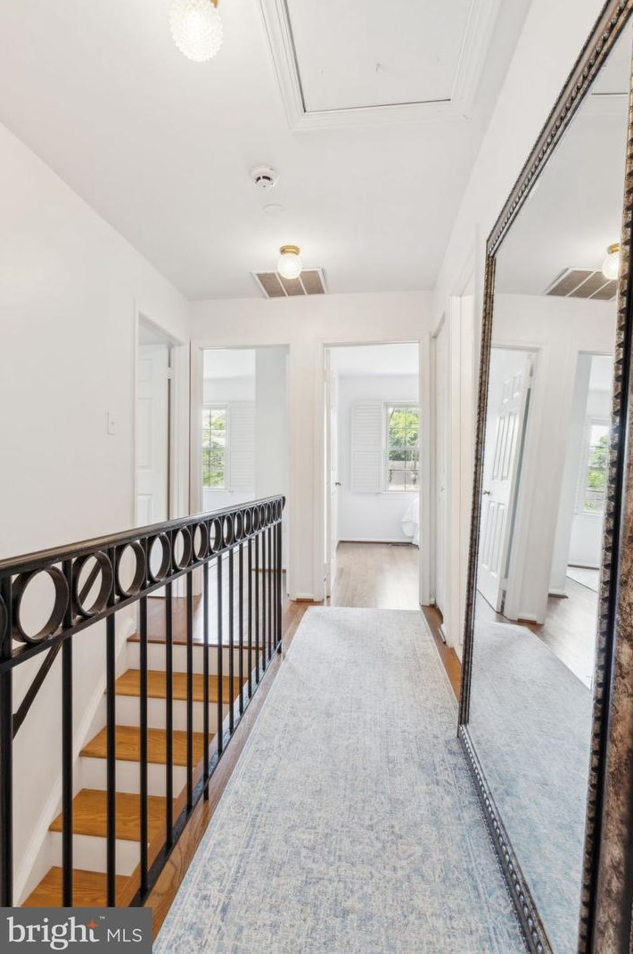 8210 Clifton Farm Ct, Alexandria VA  22306-3260 exterior