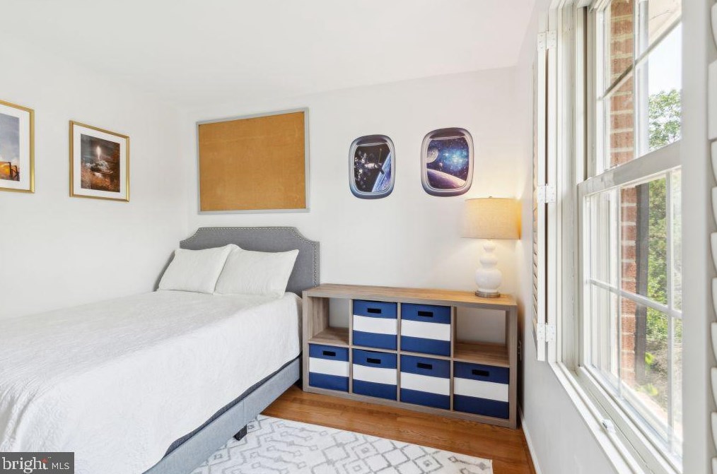 8210 Clifton Farm Ct, Alexandria VA  22306-3260 exterior